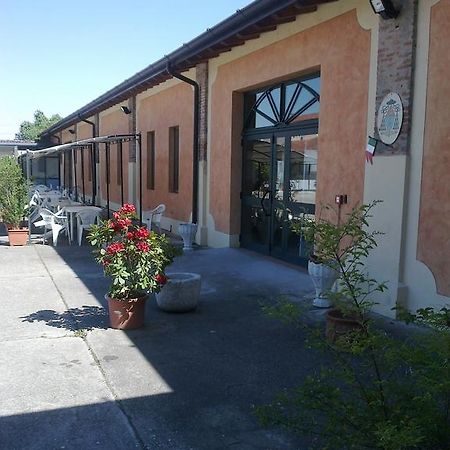 Le Magnolie Agriturismo Verolanuova Exterior photo