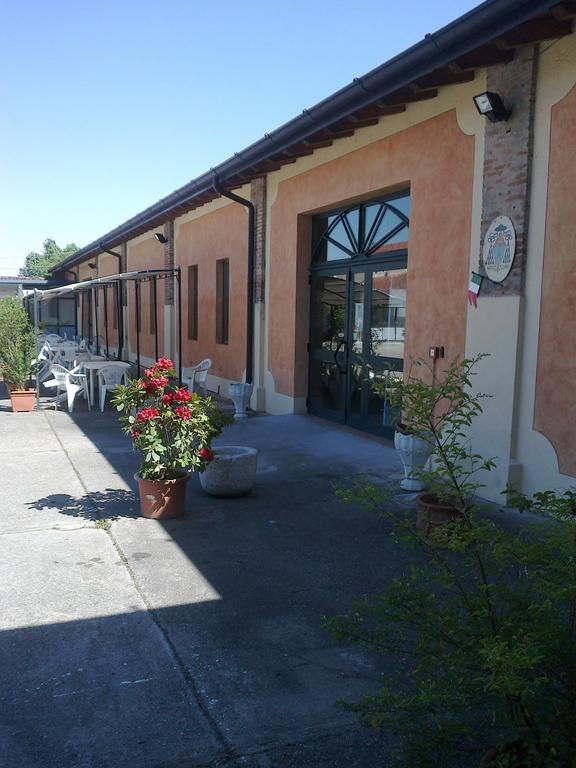 Le Magnolie Agriturismo Verolanuova Exterior photo